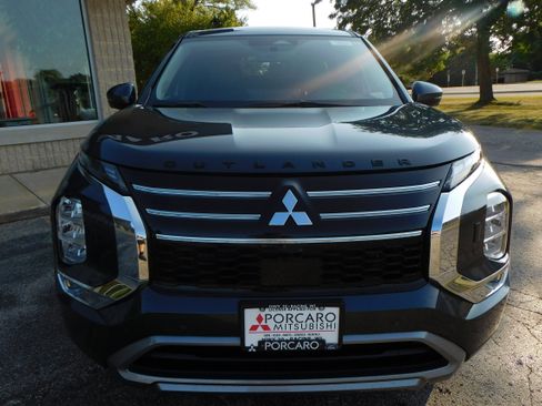 New 2025 Mitsubishi Outlander SE image 8