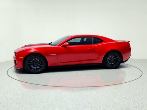 Used 2015 Chevrolet Camaro ZL1 RWD image 3