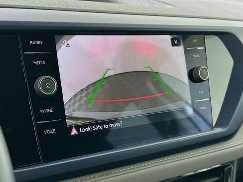 Used 2024 Volkswagen Taos SE image 22