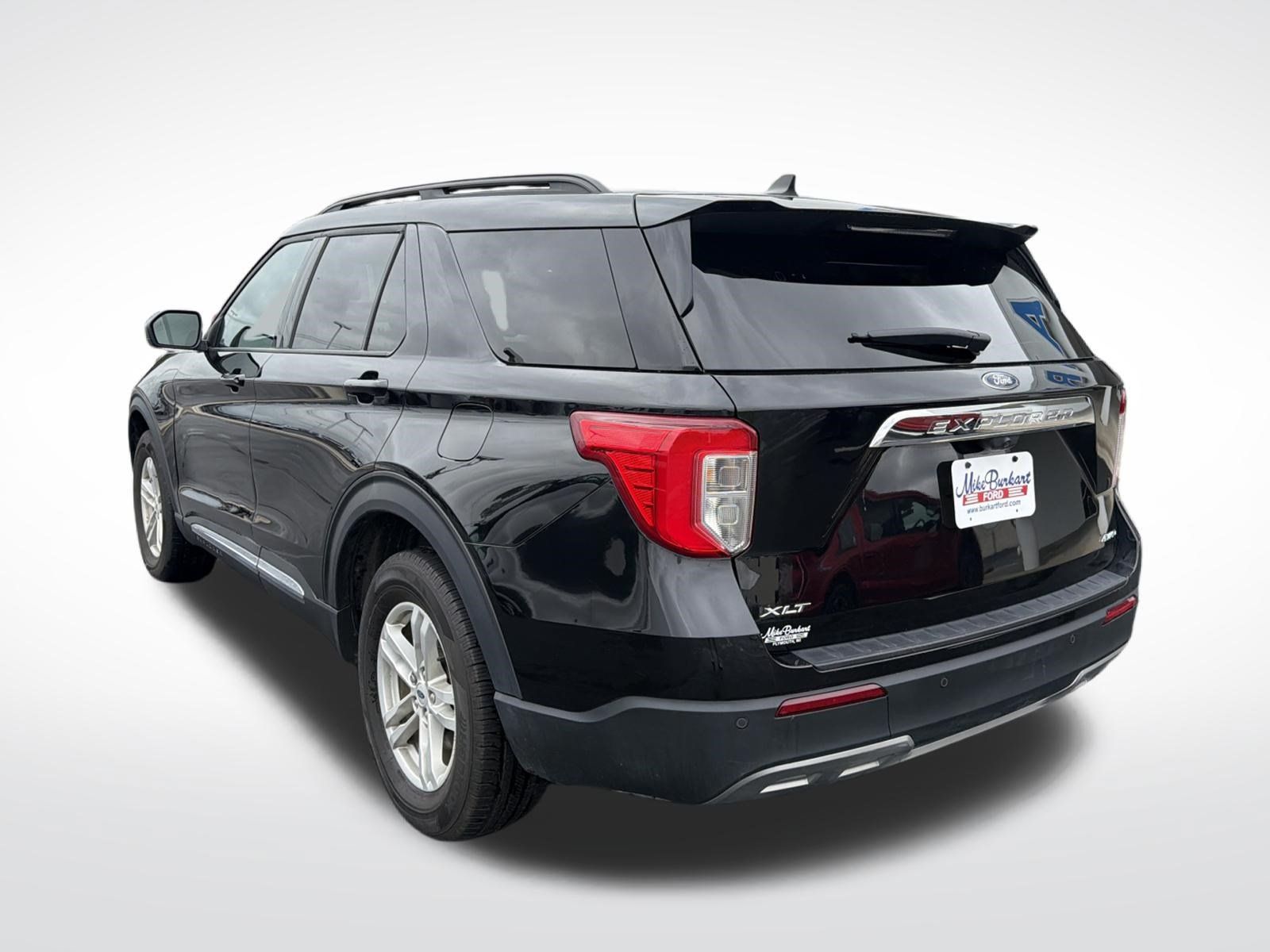 Used 2024 Ford Explorer XLT w/ Equipment Group 202A AWD/4WD image 15