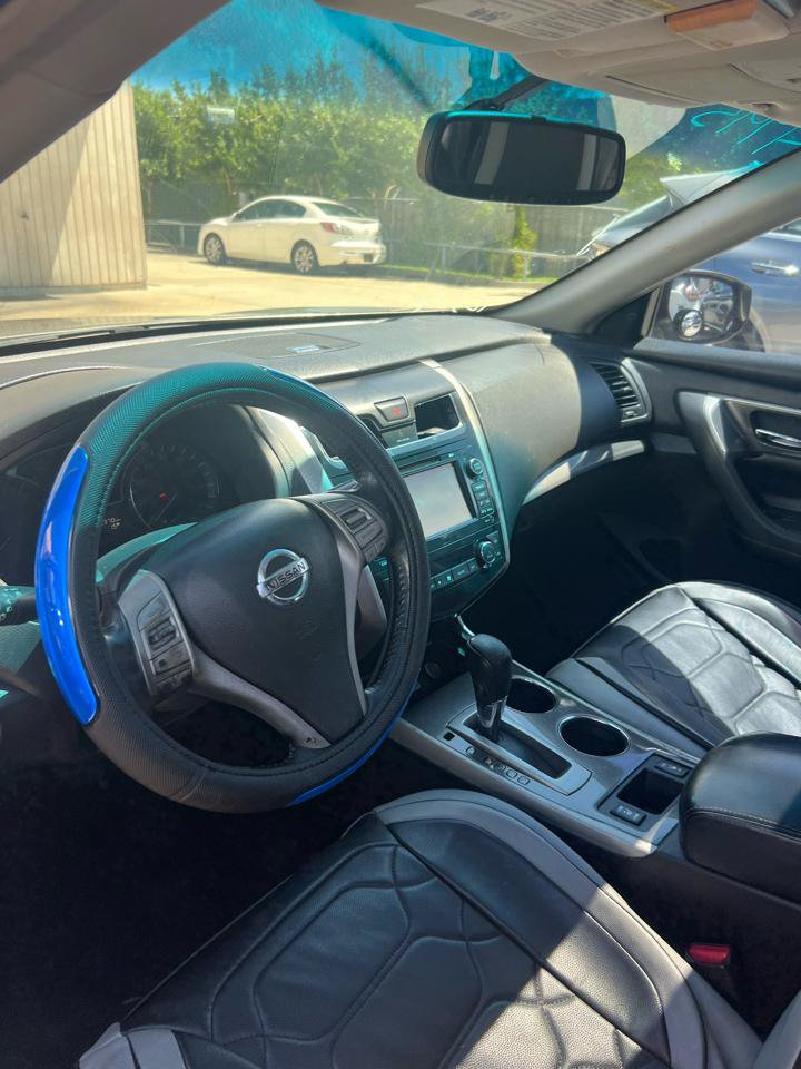 Used 2013 Nissan Altima 2.5 SL w/ Technology Pkg FWD image 5