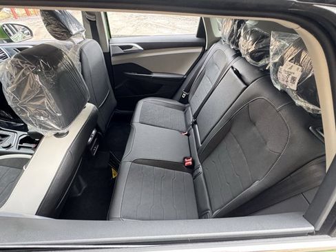 New 2026 Volkswagen Taos SE image 25