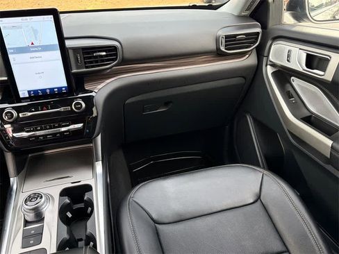 Certified 2023 Ford Explorer Limited w/ Limited Technology Package image 23