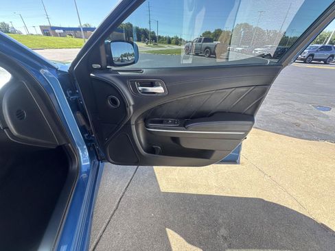Used 2022 Dodge Charger Scat Pack w/ Plus Group RWD image 18