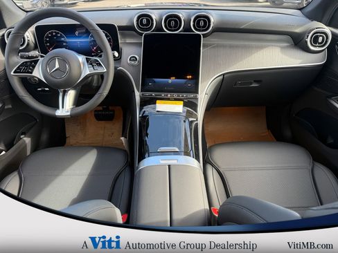 Used 2026 Mercedes-Benz GLC 300 4MATIC image 2