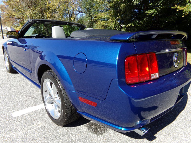 Used 2008 Ford Mustang GT RWD image 6
