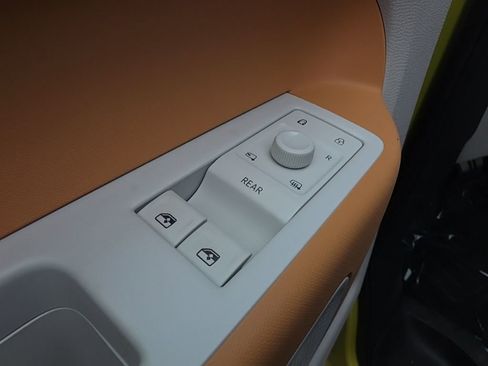 New 2025 Volkswagen ID. Buzz 1st Edition image 10
