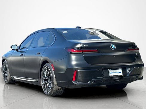 Used 2023 BMW i7 xDrive60 w/ Executive Package 2 AWD/4WD image 3