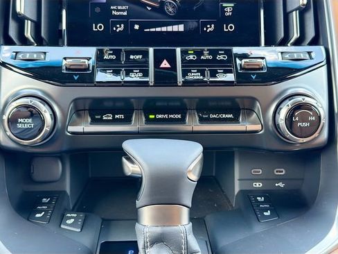 New 2026 Lexus LX 600 4WD w/ Luxury Package image 32