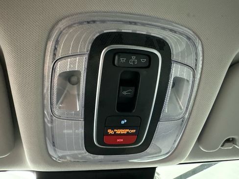 Used 2024 Hyundai Kona Limited FWD image 33