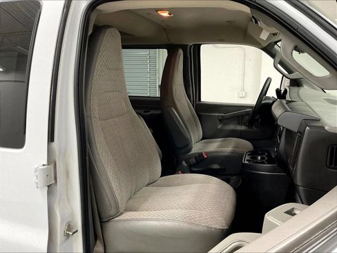 Used 2020 Chevrolet Express 2500 LT w/ LT Preferred Equipment Group RWD image 12