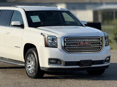 Used 2017 GMC Yukon XL SLT AWD/4WD image 15