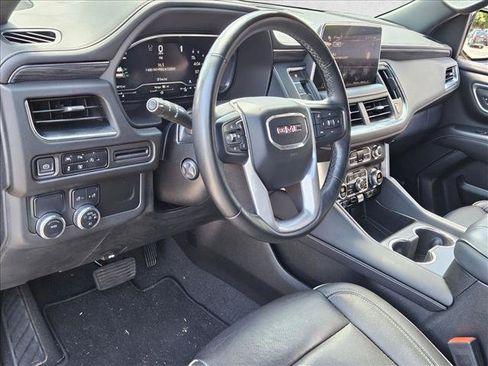 Used 2024 GMC Yukon SLT w/ SLT Luxury Package RWD image 7