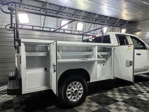 Used 2023 GMC Sierra 2500 Pro w/ Convenience Package image 13