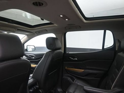 Used 2017 GMC Acadia Denali w/ Technology Package FWD image 19
