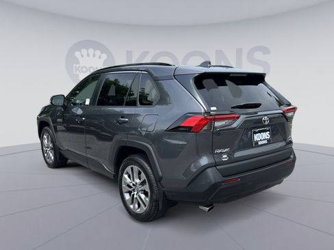 Used 2023 Toyota RAV4 XLE Premium AWD/4WD image 4