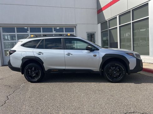 Used 2025 Subaru Outback Wilderness AWD/4WD image 29