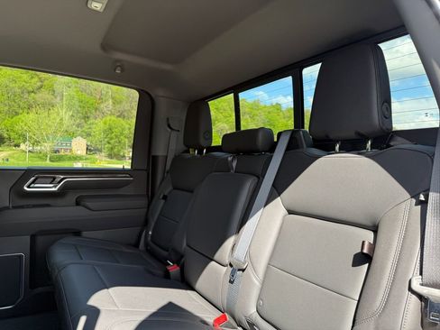 Used 2026 Chevrolet Silverado 2500 LTZ w/ LTZ Premium Package AWD/4WD image 37