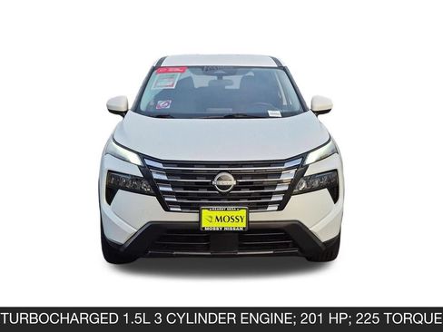 Certified 2025 Nissan Rogue SV FWD image 4