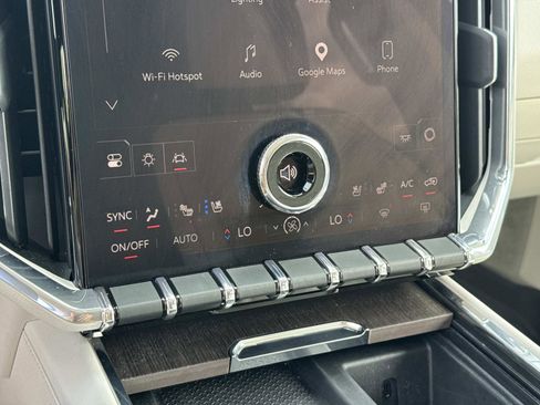 Used 2025 GMC Acadia Denali w/ Super Cruise Package FWD image 22