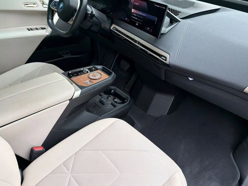 Used 2023 BMW iX xDrive50 w/ Premium Package image 20