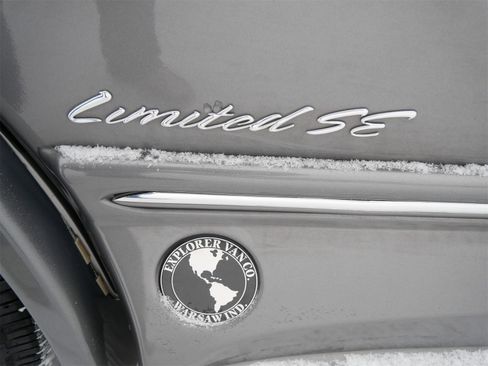 Used 2018 GMC Savana 2500 w/ Enhanced Convenience Package image 10