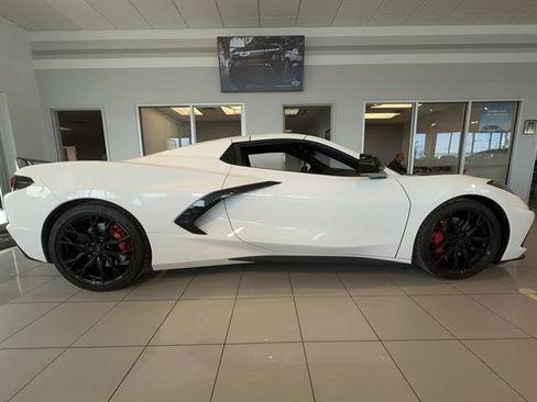 Used 2023 Chevrolet Corvette Stingray w/ Z51 Performance Package image 8