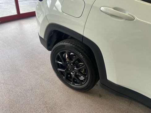 Used 2023 Jeep Compass Altitude w/ Sun and Sound Group image 22