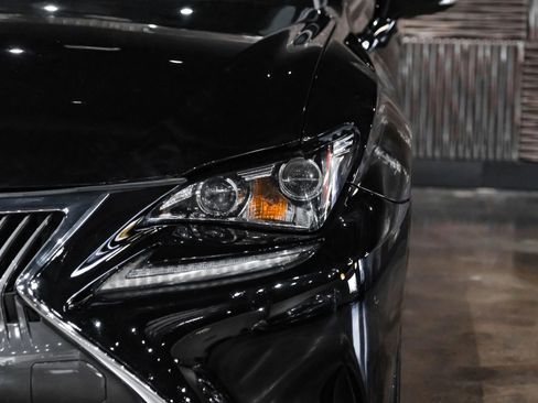 Used 2016 Lexus RC 200t image 37