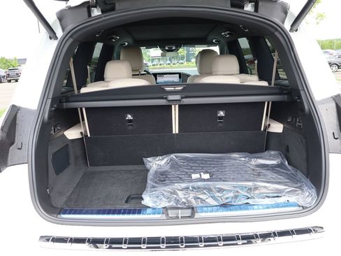 New 2026 Mercedes-Benz GLS 450 4MATIC image 18