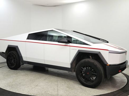 Used 2024 Tesla Cybertruck AWD Crew Cab image 7