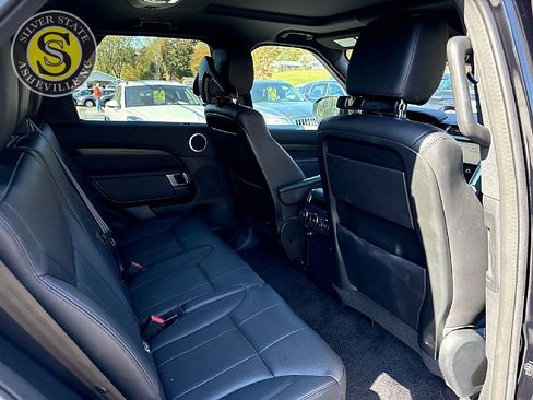 Used 2018 Land Rover Discovery HSE image 15