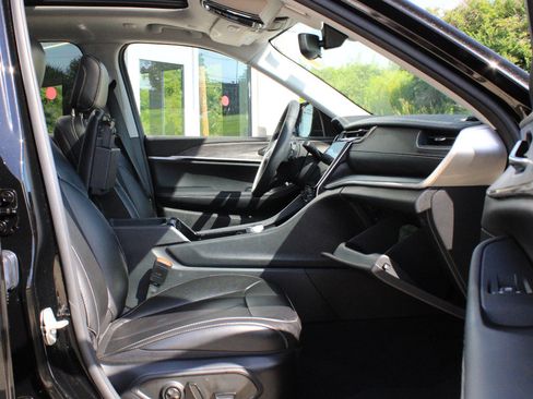 Certified 2023 Jeep Grand Cherokee Limited AWD/4WD image 23