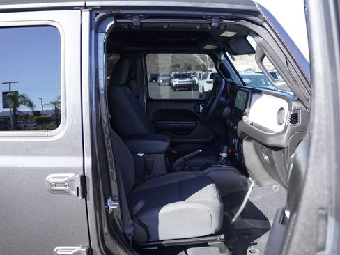 Used 2024 Jeep Wrangler Unlimited Sport AWD/4WD image 26