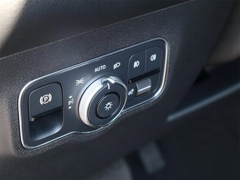 New 2026 Mercedes-Benz GLB 250 4MATIC image 28