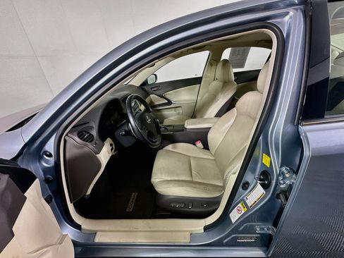 Used 2010 Lexus IS 250 w/ Preferred Accessory Package RWD image 13
