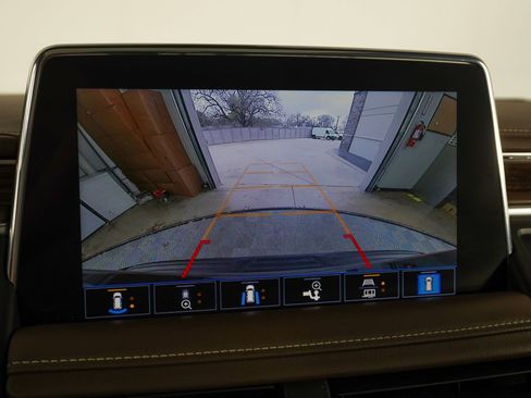 Used 2021 Chevrolet Suburban High Country image 27