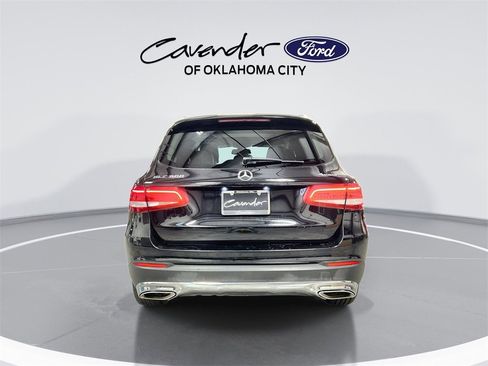 Used 2017 Mercedes-Benz GLC 300 4MATIC image 7