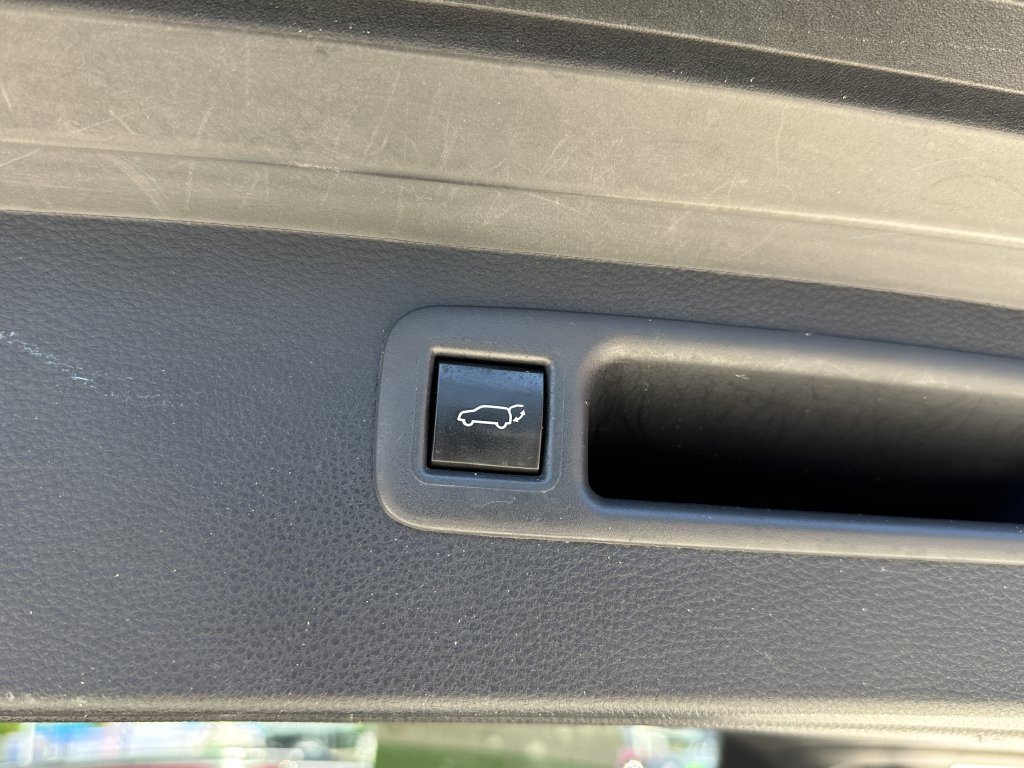 Used 2023 Toyota Highlander XLE FWD image 26