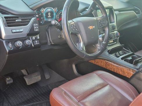 Used 2019 Chevrolet Suburban Premier w/ Premier Plus Edition AWD/4WD image 10