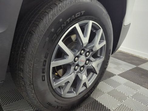 Used 2023 GMC Acadia SLT FWD image 39