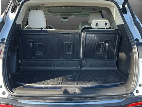 Used 2023 Buick Enclave Essence w/ Experience Buick Package image 26