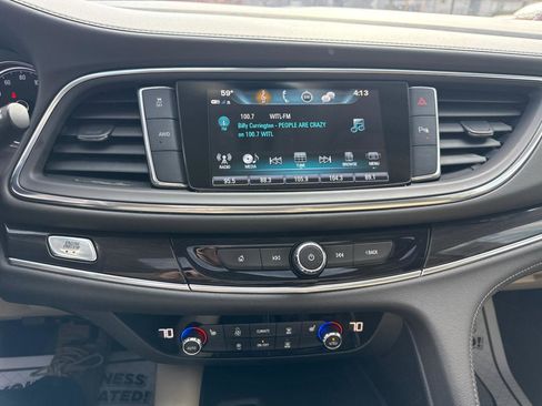 Used 2019 Buick Enclave Essence image 21