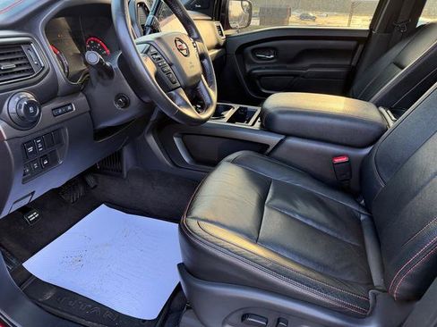 Used 2021 Nissan Titan PRO-4X w/ Pro-4x Convenience Package image 9