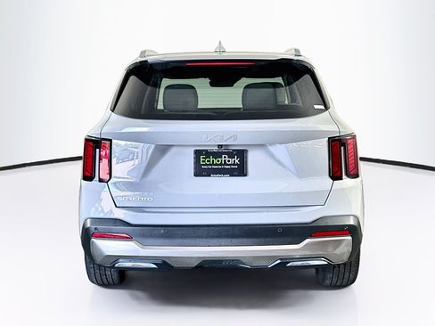 Used 2025 Kia Sorento EX w/ Panoramic Sunroof Package FWD image 7