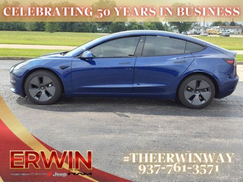 Used 2021 Tesla Model 3 Standard Range Plus image 12