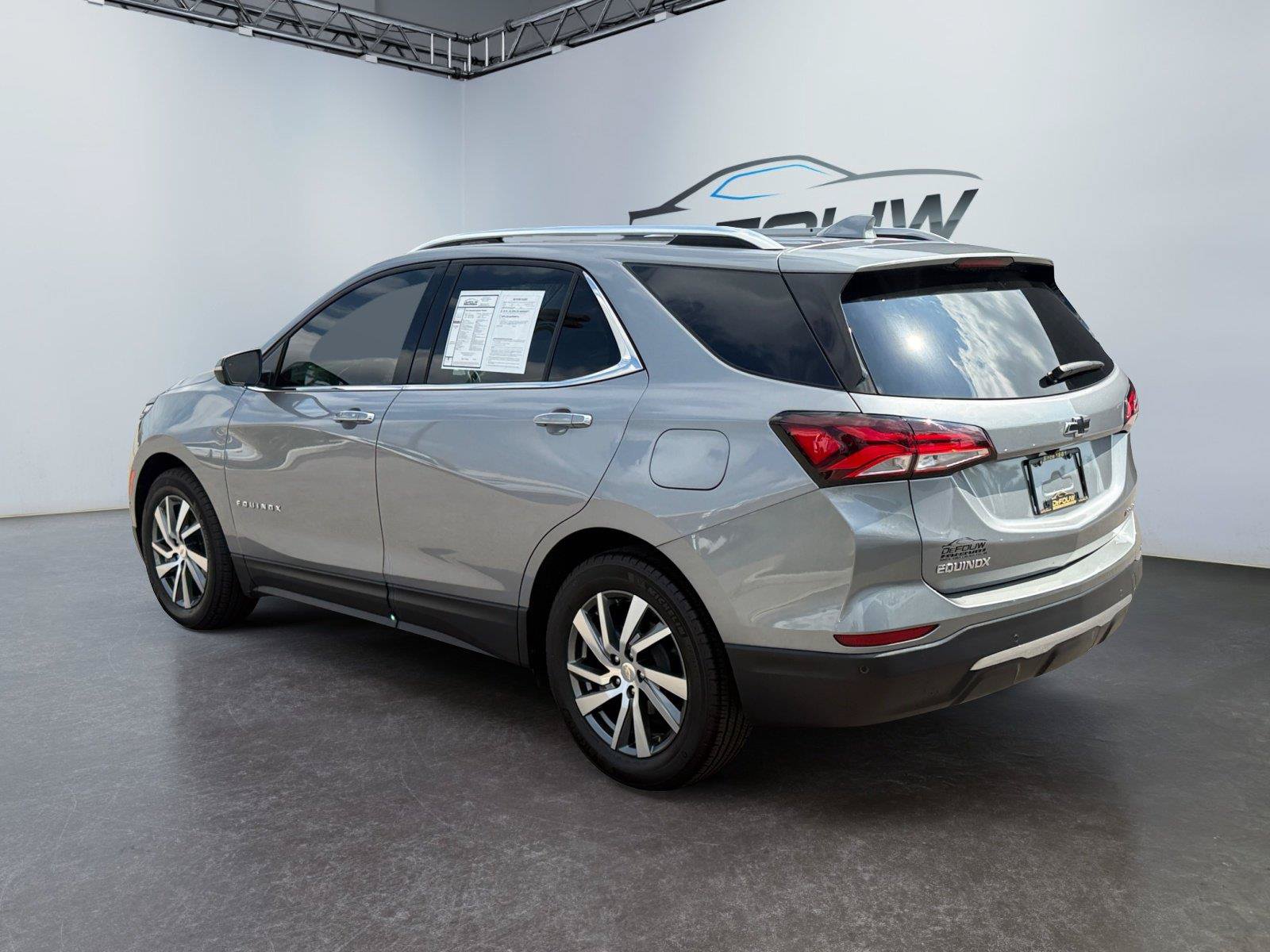 Used 2024 Chevrolet Equinox Premier FWD image 5