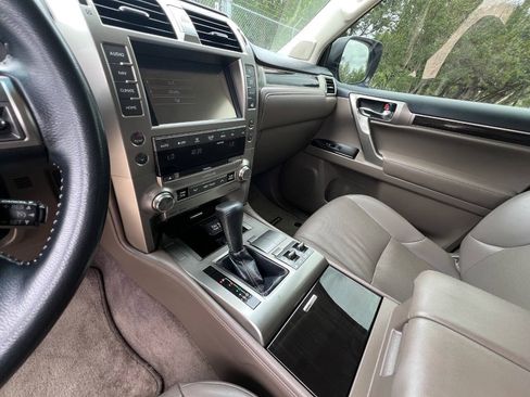 Used 2018 Lexus GX 460 w/ Navigation Package AWD/4WD image 22