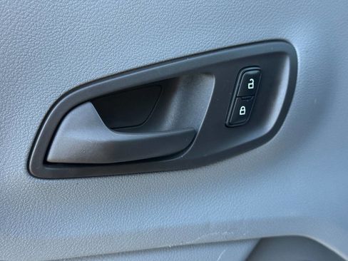 Used 2018 Ford Transit 250 148 Low Roof image 12