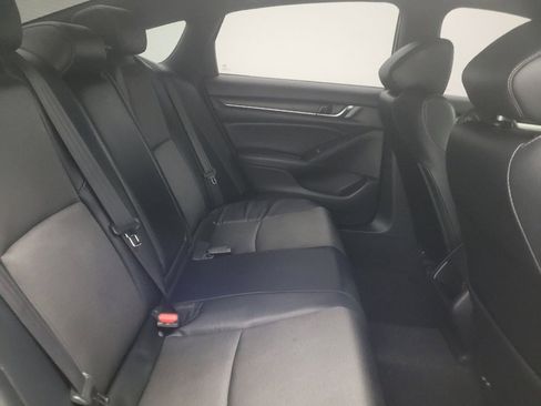 Used 2018 Honda Accord Sport image 19